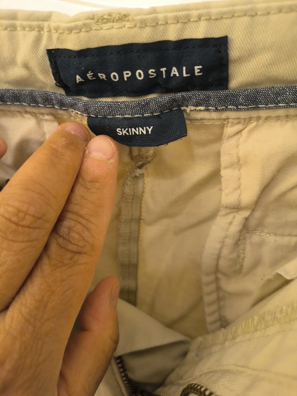 Aeropostale Men's Light Khaki Chino Pants